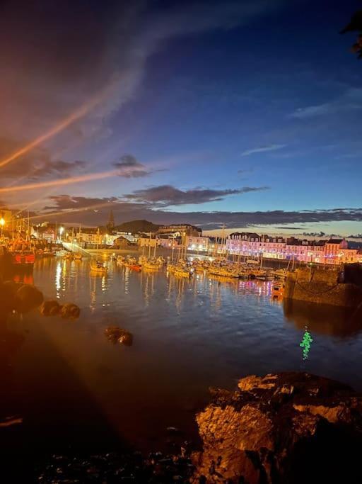 Paramount Apartments Ilfracombe, Arty Seaside Holiday Apartments Екстер'єр фото
