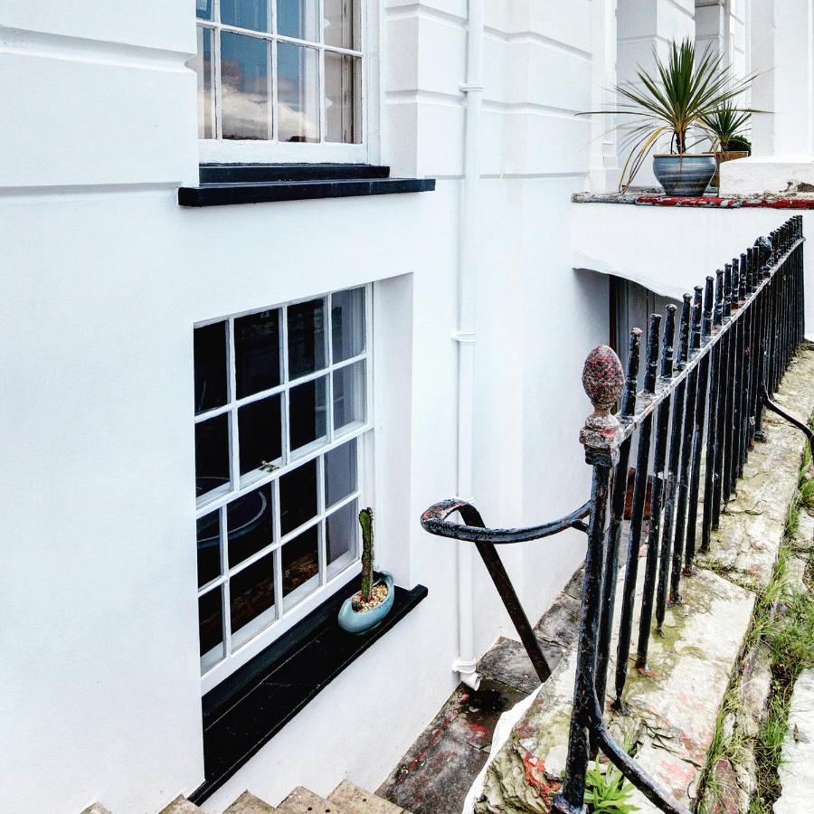 Paramount Apartments Ilfracombe, Arty Seaside Holiday Apartments Екстер'єр фото