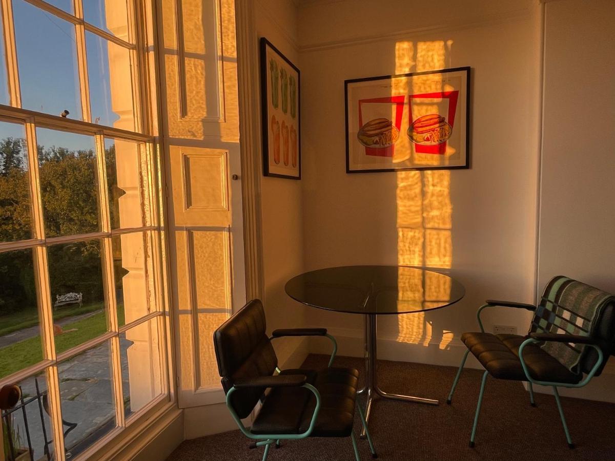 Paramount Apartments Ilfracombe, Arty Seaside Holiday Apartments Екстер'єр фото