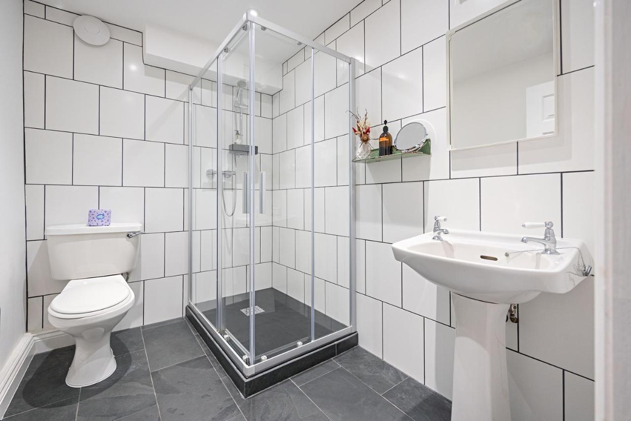Paramount Apartments Ilfracombe, Arty Seaside Holiday Apartments Екстер'єр фото