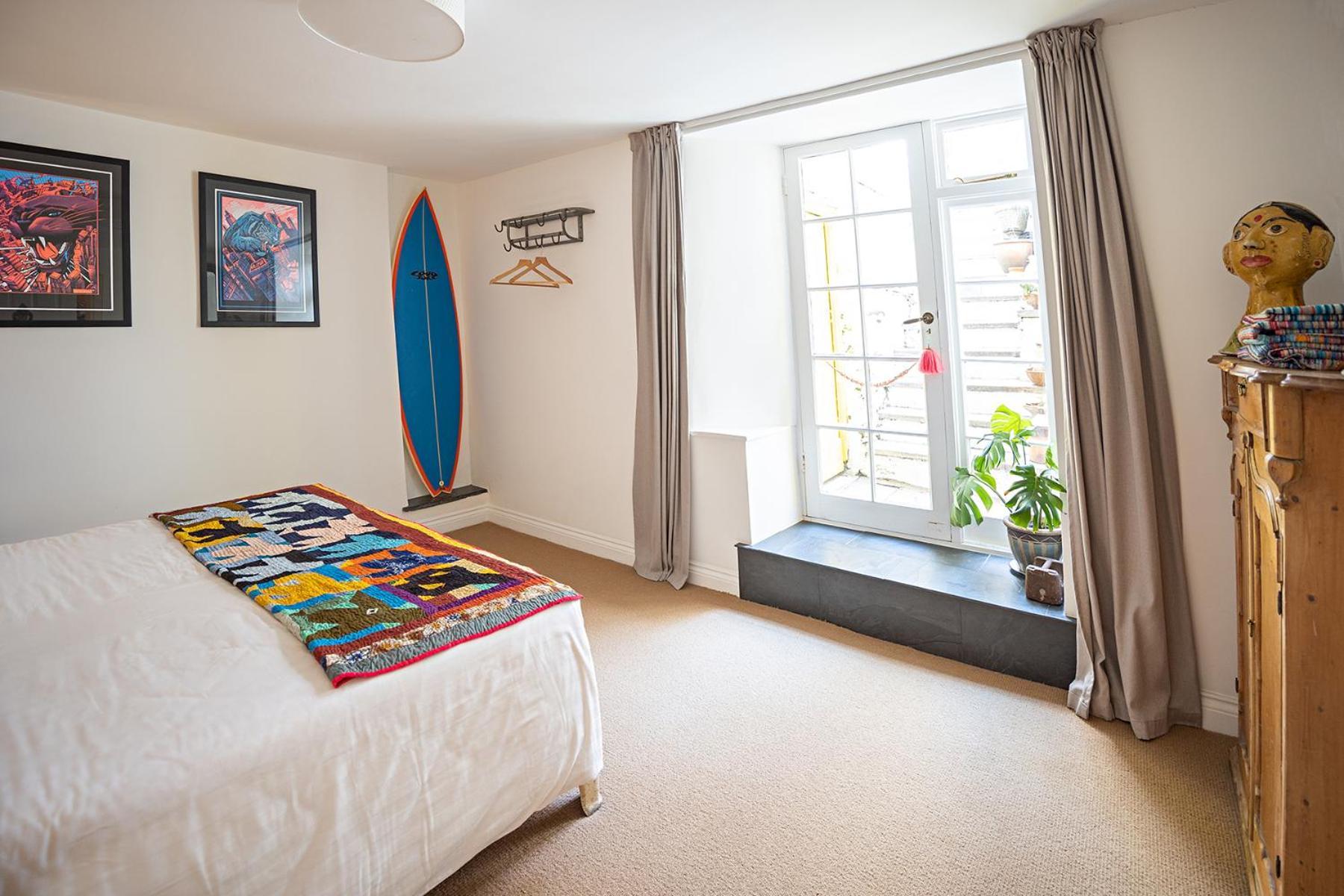 Paramount Apartments Ilfracombe, Arty Seaside Holiday Apartments Номер фото